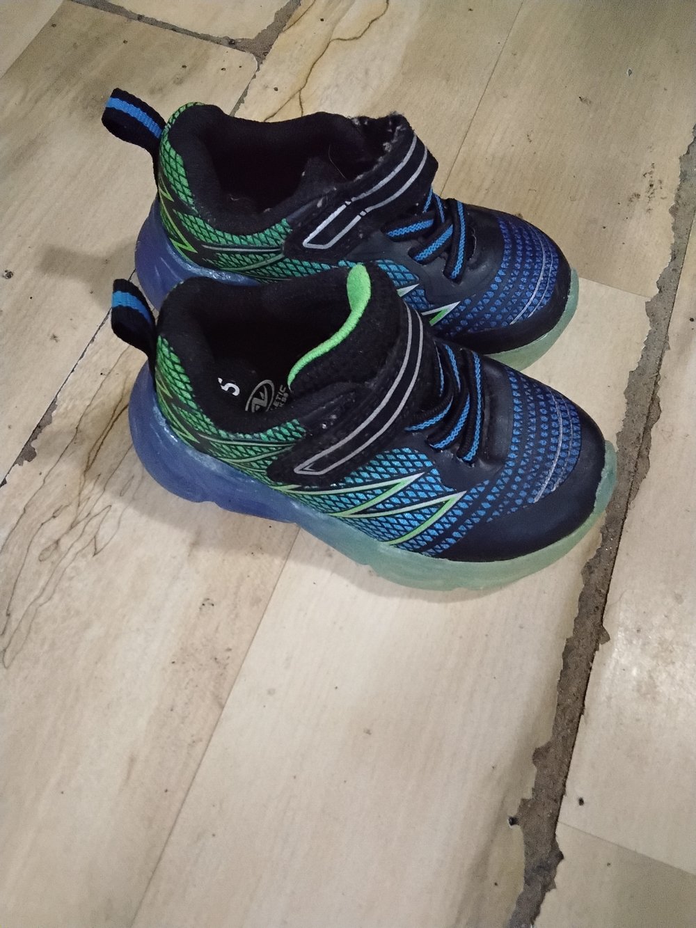 Avia Kids Black, Blue and Green Light-Up Athletic Sneakers